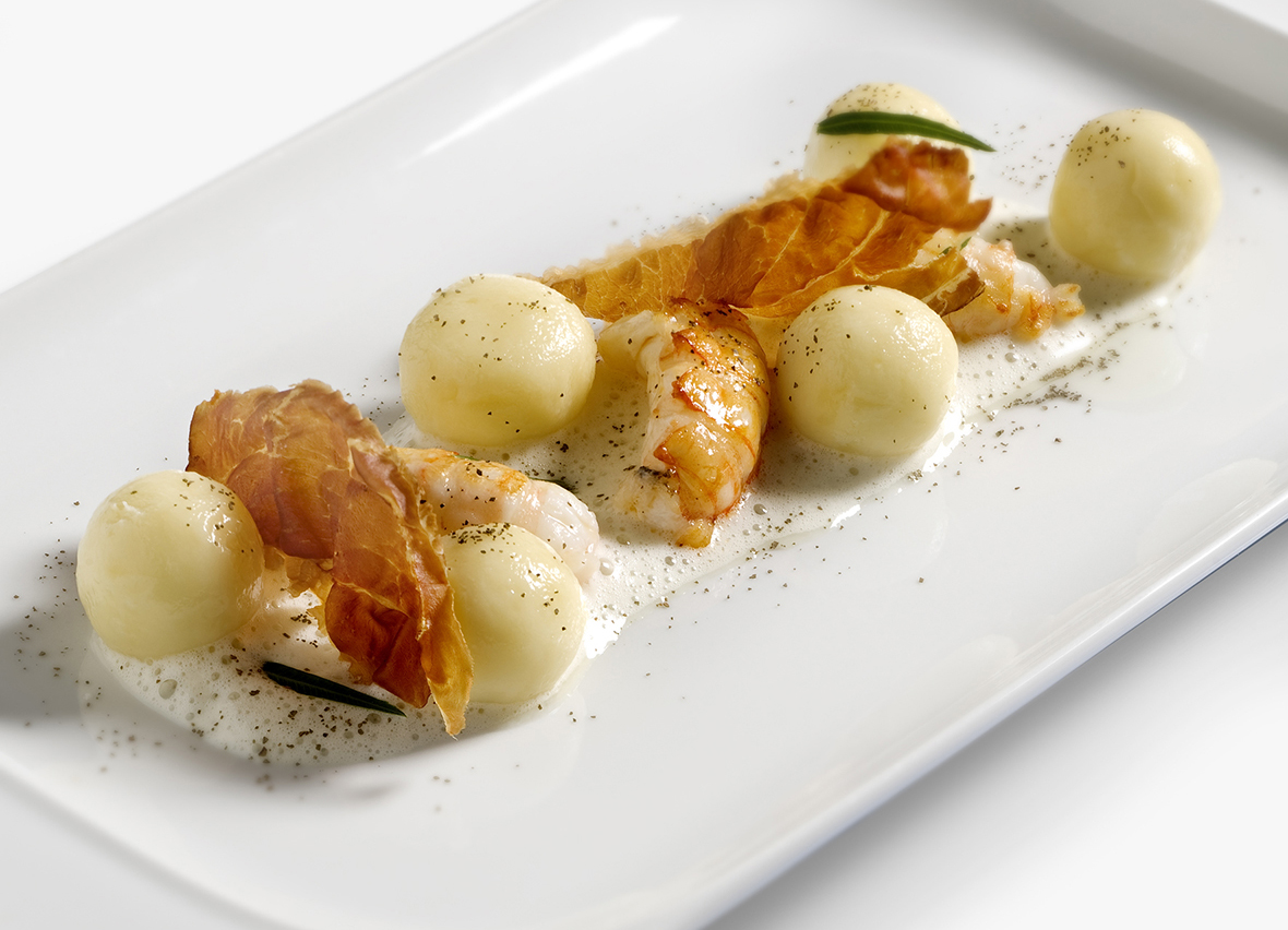 Gnocchi Al Cucchiaio Con Zuppa Leggera Al Limone Scampi D Istria E Speck Nonno Bepi Croccante Prosciuttificio Wolf Sauris