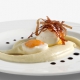 Uovo con prosciutto di Sauris IGP su letto di mousse di patate